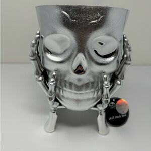 Halloween Skeleton Skull In Hands Candy Planter Bowl Silver Color NWT 5” X 7.5”